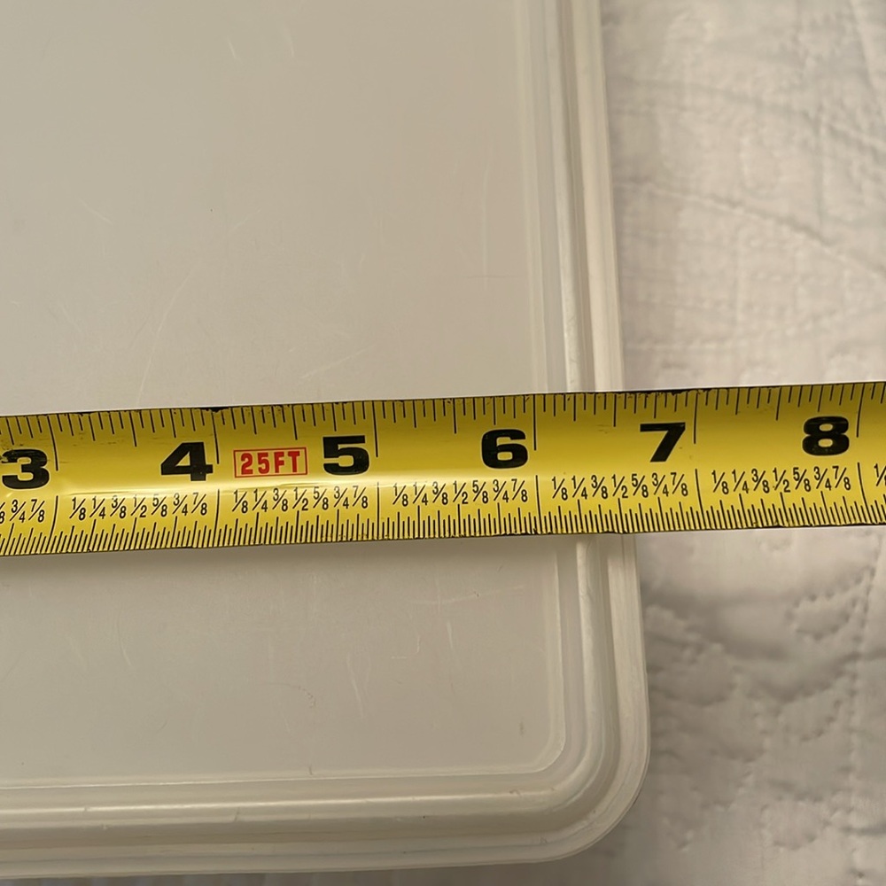 Tupperware Rectangular Large Food Storage or Bread Keeper Container - Picture 8 of 10